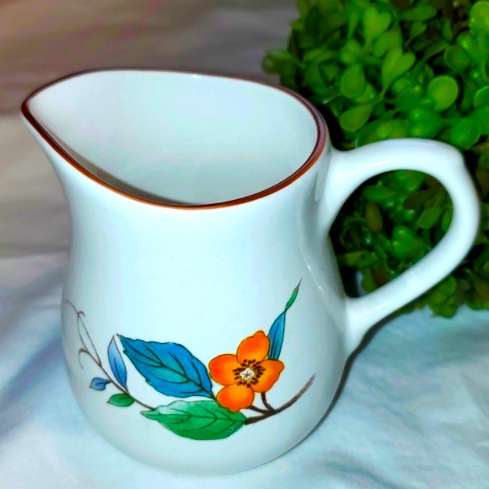 Vintage Woodhill by Citation creamer
